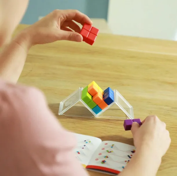 smartgames-cube-puzzler-go-material-inny