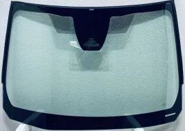 szyba-czolowa-toyota-corolla-cross-2023-akustyka-kamera-przecena