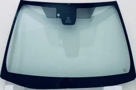 szyba-czolowa-toyota-corolla-2019-suzuki-swace-20-akustyka-kamera-sensor