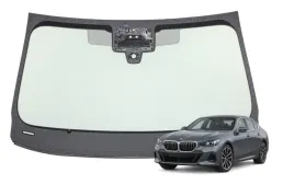 szyba-czolowa-bmw-5-g60-sedan-2024-akustyka-kamera-sensor-hud