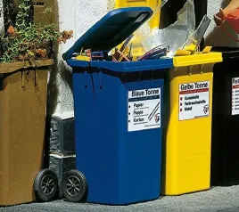 pola-333206-2-wheelie-bin-accessory-for-model-railway-model-making-blue