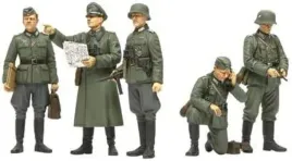 tamiya-300035298-1-35-wwii-figure-set-german-green-small