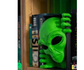 alien-stojak-na-ksiazki-podporka-na-polke-dekoracja