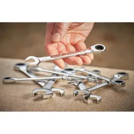 klucz-plasko-oczkowy-z-grzechotka-17-mm-stanley