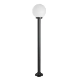 elegancka-lampa-zewnetrzna-stojaca-z-kulistym-kloszem-do-ogrodu