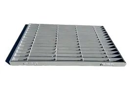 wycieraczka-metalowa-kratka-z-odwodnieniem-60x40-cm-srebrna-mata-wejsciowa-pod-drzwi-do-czyszczenia-obuwia-grubosc-25-mm