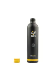 plyn-do-czyszczenia-butow-250ml-crep-protect-cure-refill-preparat-do-obuwia-do-wszystkich-materialow-usuwanie-zabrudzen
