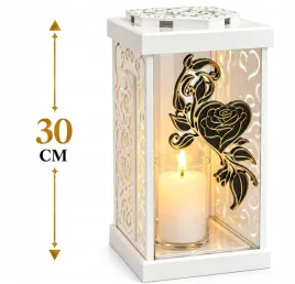 znicz-metalowy-azurowy-z-okienkiem-zdobiony-lampion-na-grob-bialy-30-cm