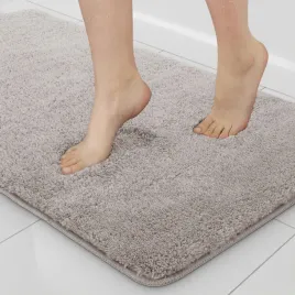 dywanik-lazienkowy-antyposlizgowy-miekki-60x50-dariana-comfort-jasnoszary-mata-podlogowa-z-poliestru-prostokatna-grubosc-20-mm