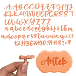 alfabet-litery-odciskania-masie-cukrowej-kiss-m-organizer-stemple-do-dekoracji-tortow-i-ciastek-36-sztuk-z-tworzywa-sztucznego