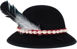 kapelusz-goralski-z-piorkiem-i-muszelkami-na-jaselka-welniany-czarny-fedora-obwod-glowy-w-cm-welna