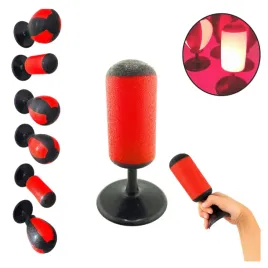 mini-worek-bokserski-na-biurko-przyssawka-swieci-po-uderzeniu-zabawka-14-cm
