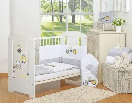komplet-poscieli-dla-dzieci-135x100cm-z-ochraniaczem-3-cz-sowki-szare-z-haf