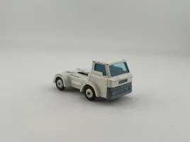 husky-models-ford-d-series-bialy-vintage-1-64