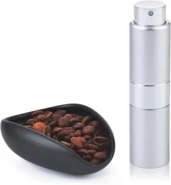 kubek-z-dozownikiem-ziaren-kawy-i-butelka-z-rozpylaczem-20-ml