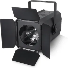 uzywany-naswietlacz-xq09010-200-w-3200-k-5600-k-24e-2-v-zasieg-6-8m