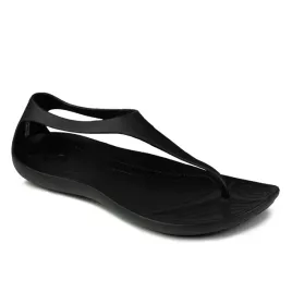 sandaly-damskie-crocs-sexi-flip-wmns-11354060-klapki-japonki-na-lato-lekkie-obuwie-plazowe-basenowe-i-codzienne-wsuwane-z-tworzywa-plaskie-czarne