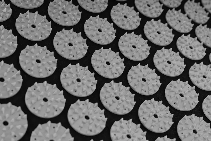 mata-do-akupresury-szara-stan-nowy