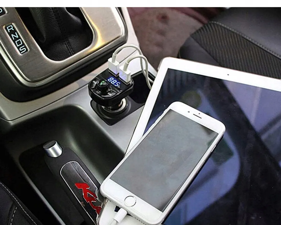 transmiter-fm-zestaw-glosnomowiacy-bluetooth-2xusb