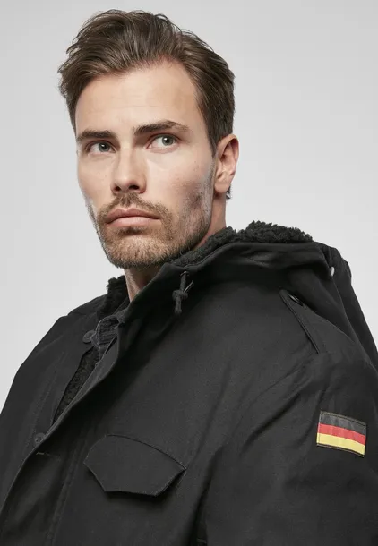 windbreaker-black-material-dominujacy-poliester