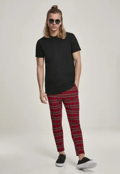 short-shaped-turn-up-black-material-dominujacy-bawelna