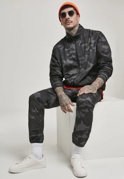 track-darkcamo-material-dominujacy-poliester