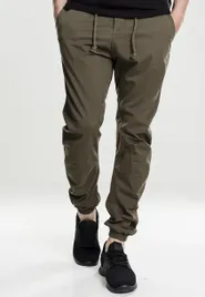 stretch-jogging-olive