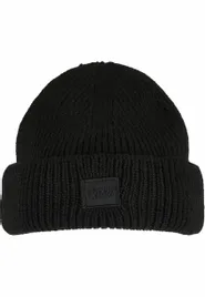 knitted-wool-black
