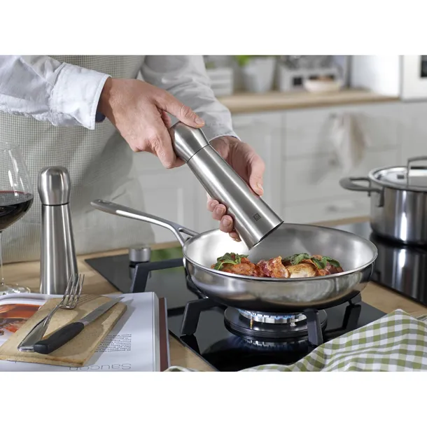zwilling-mlynek-do-pieprzu-19-cm-srebrny-kolor-srebrny
