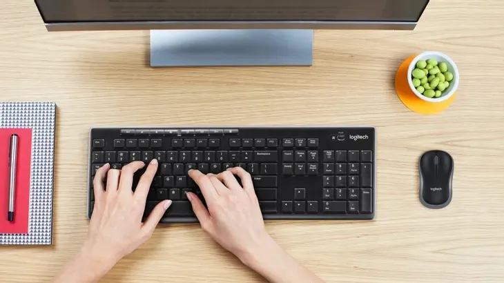 zestaw-bezprzewodowy-logitech-wireless-combo-mk270-profil-myszy-uniwersalna