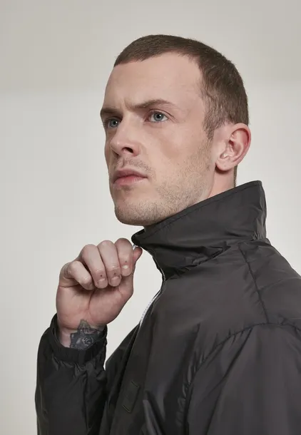 kurtka-wiatrowka-stand-up-collar-pull-over-black-material-dominujacy-poliester