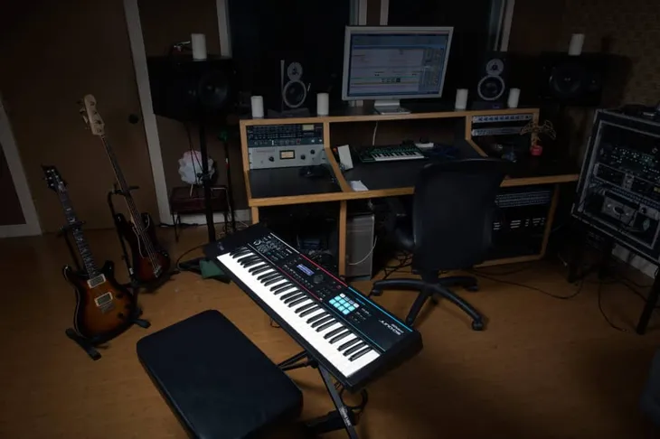 roland-juno-ds61-stan-nowy-rodzaj-syntezator