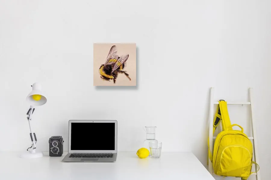 bee-obraz-na-plotnie-30x30-cm