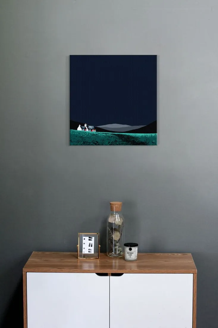 distant-hills-obraz-na-plotnie-40x40-cm-stan-nowy
