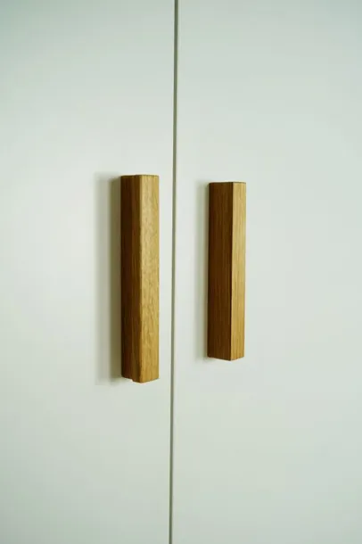 szafa-kubi-biala-glebokosc-mebla-55-cm
