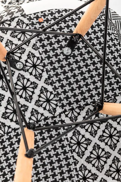 krzeslo-tapicerowane-patchwork-nowoczesne-salon-wysokosc-mebla-82-cm