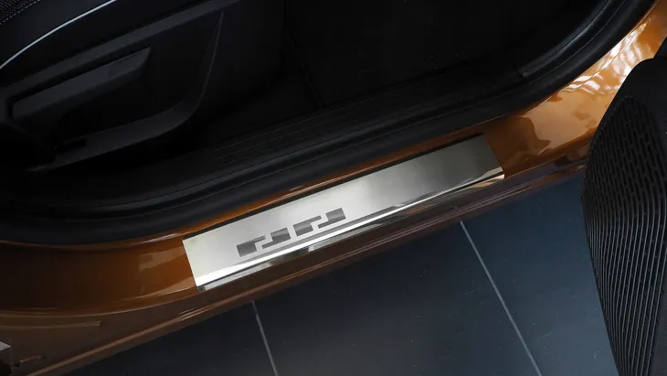 kia-ceed-ii-3d-2013-nakladki-progowe-progi-stan-nowy