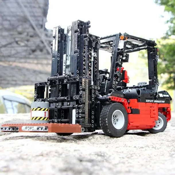 wozek-widlowy-technic-zdalnie-sterowany-wysokosc-produktu-21-cm