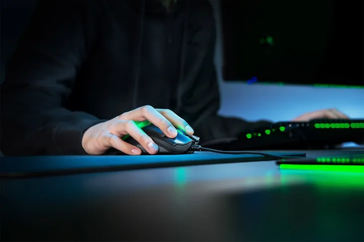 mysz-razer-deathadder-v2-stan-nowy-marka-razer