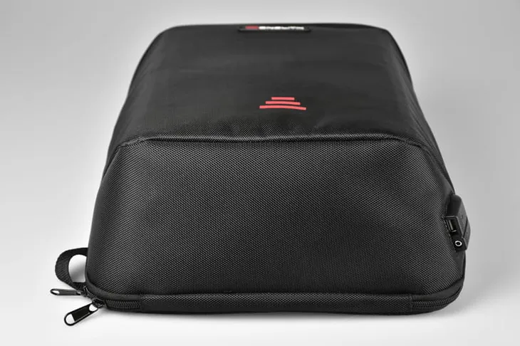 monolith-plecak-na-laptopa-156-stan-nowy