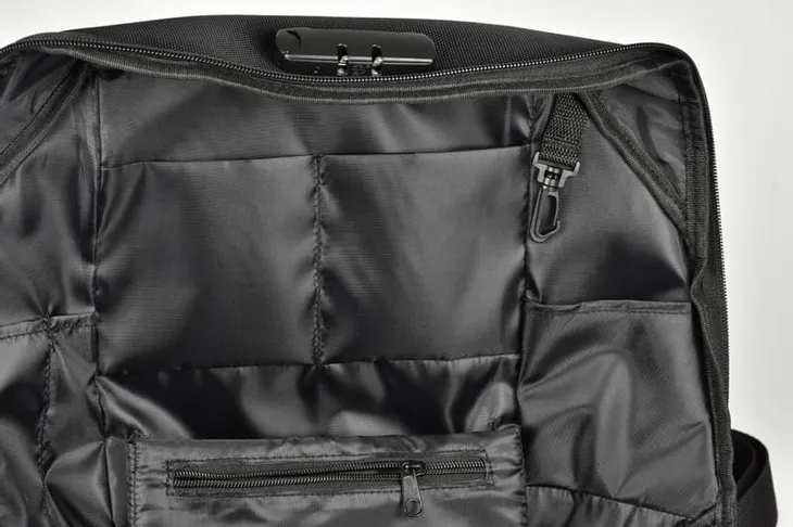 monolith-plecak-na-laptopa-156-stan-nowy