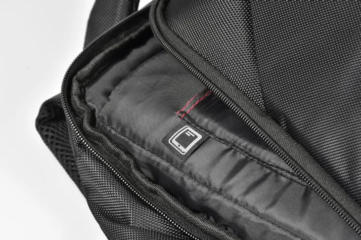 monolith-plecak-na-laptopa-156-stan-nowy