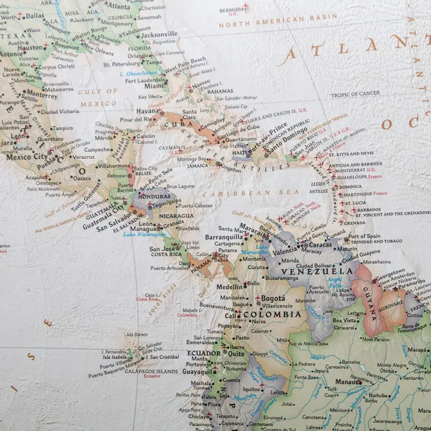 swiat-executive-pacific-centered-mapa-do-wpinania-typ-publikacji-mapa-scienna