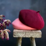 beret-milosc-w-paryzu-stan-nowy
