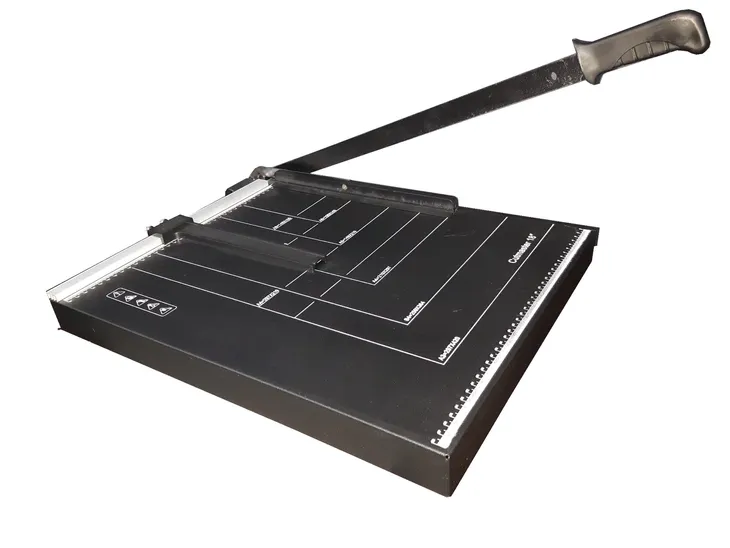 gilotyna-do-papieru-a3-hd-18a