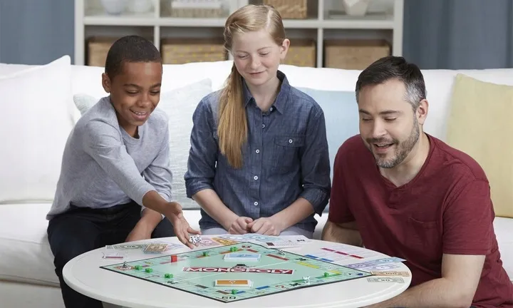 hasbro-monopoly-standard-classic-nowe-figurki