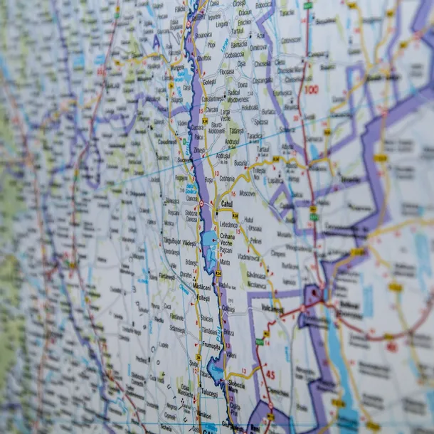 rumunia-mapa-scienna-samochodowa-1-700t-arkusz-rok-wydania-2014