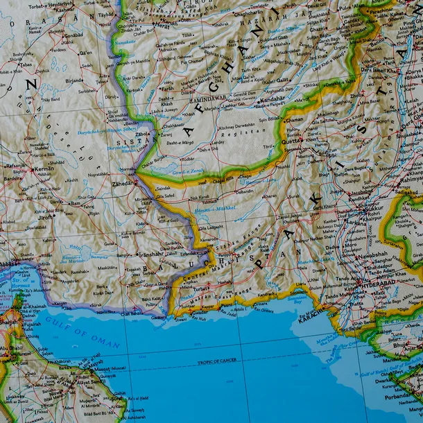 bliski-wschod-mapa-scienna-arkusz-nat-geo-wydawnictwo-national-geographic