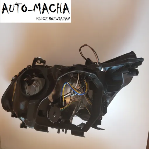 bmw-e60-e61-reflektor-przedni-prawa-bialy-strona-zabudowy-prawe