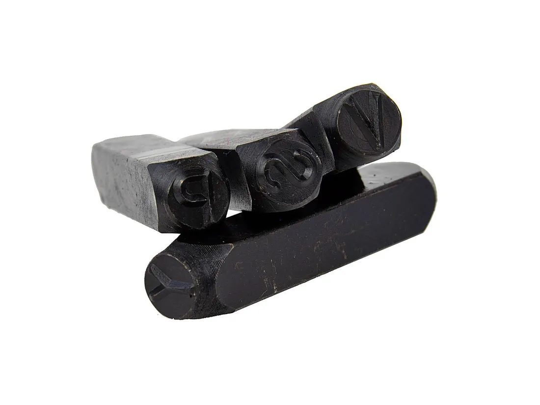 numeratory-znaczniki-litery-10mm-27-elementow-stan-nowy